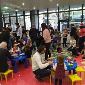 espace petite enfance arbre de noël entreprise