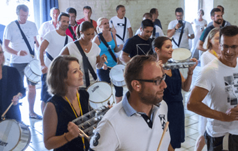 team building percussion bresilienne